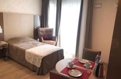 ZENAO MONTREUIL- Croix de Chavaux - Foto 1