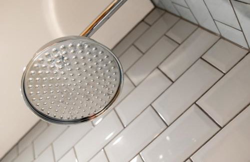 Lake View Family & Pet Friendly Home - Central Bowness - Photo 21