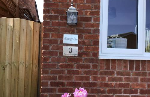 Luxurious 3 bedroom house now with FULL FIBRE INTERNET Shangri la in village of Alfrick with driveway parking for 3 cars in an area of outstanding natural beauty, superb walking,close to Worcester, Malvern showground, theatre, Malvern hills, dogs welcome - Photo 33