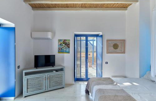 Blue and Green in Luxury - Photo 22