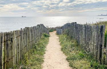 A L'ombre des Pins, Appartement neuf, élégant, Parking gratuit, Netflix, au calme à 100m de l'océan - Photo 32