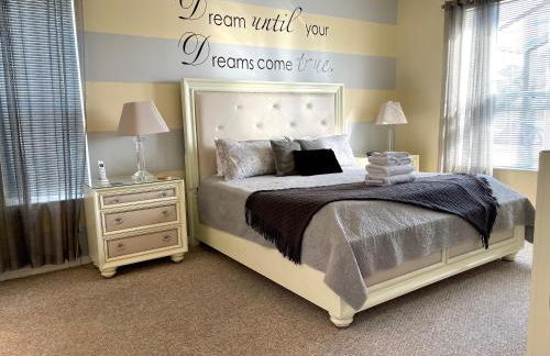 Disney Dream with Hot Tub, Pool, Xbox, Games Room, Lakeview, 10 min to Disney, Clubhouse - Foto 29