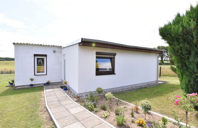 Modern Bungalow in Damshagen in Terrace, Garden and Barbecue - Foto 14