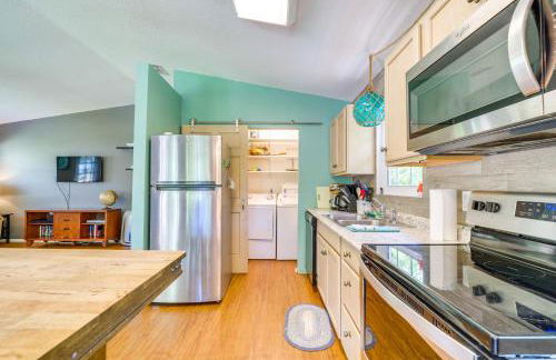 Relax Fireside Riverfront Inglis Duplex with Dock - Foto 10