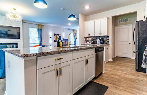 Special Deal! Raleigh Luxe Family Retreat, 15 Min to Downtown, Kids Gear, Fast WiFi for WFH, EV & Pet Friendly - Foto 50