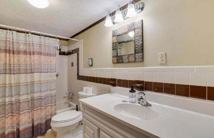 Hot Tub + Sauna + Deck + Firepit + Beach Access + Near Dining Grateful Escape by Avantstay - Foto 82