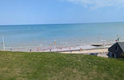 Beautiful beachfront apartment, 180d sea and cliff view - Foto 21