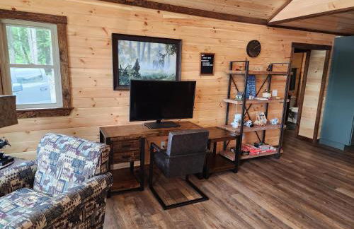 Family Friendly Lakefront Cottage, Ambajejus Lake - Foto 26