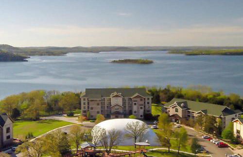 Relax surrounded by nature in this 1BD resort condo with resort amenities - Foto 27