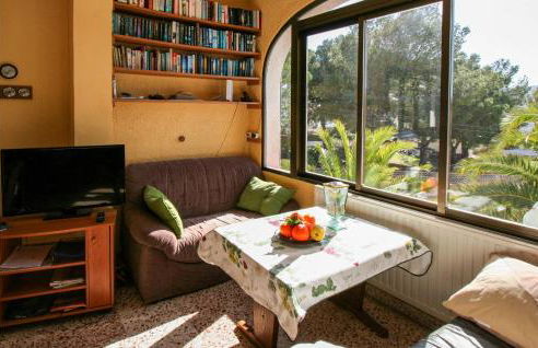 Beautiful Home In Calp With Wifi - Photo 11