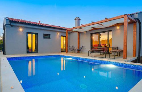 Villa Balun in Orihi - 3 bedrooms - pool - garden - sauna - Foto 12