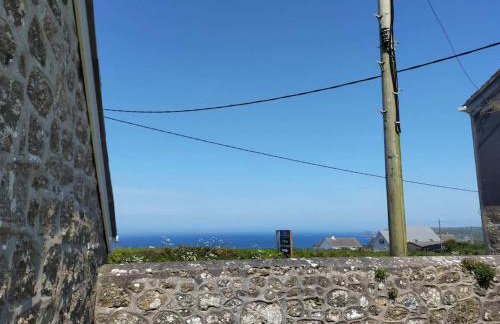 Large 3 bedroom flat in Sennen - Photo 29