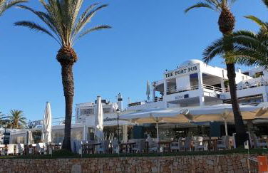 APARTMENT MARINA CALADOR HARBOURVIEW AIR CONDITION POOL GARDEN TERRASSE PORTO CARI spectacular location - Foto 50