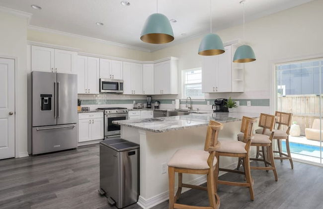 Fun Airy Florida Vacation Home With Private Pool - Photo 9