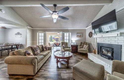 Private Pool, Entire House, In the Center of DFW - Foto 26