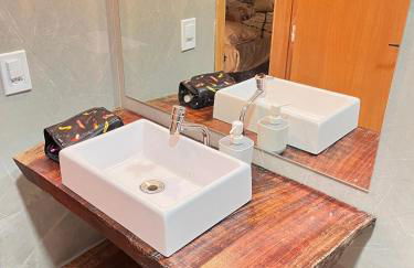 Chalé Recanto - ofurô, banheira, vista, cachoeira e lago em Alexânia - Foto 28