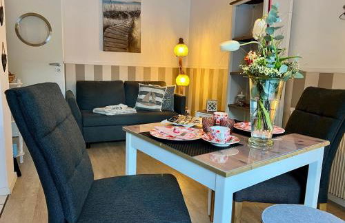 SOLund - Sonne im Herzen - ruhige und sonnige Ferienwohnung mit Terrasse und Garten nahe Strand und Ostsee - Foto 5