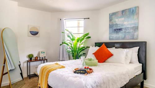 Jungle House Luxury Homes - Columbus Downtown Short North - Steps to Convention Center & Nationwide Arena - Sleeps up to 6 - Free Parking - Over 5,800 Five Stars - Foto 2