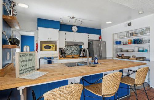 Vacation House! 6BR, FREE Heated Pool, Arcade & Hot Tub - Photo 38