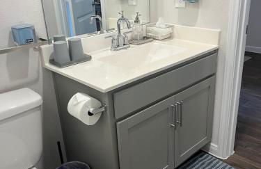 New 4BR Walk to Community Pool & Playground - Foto 5