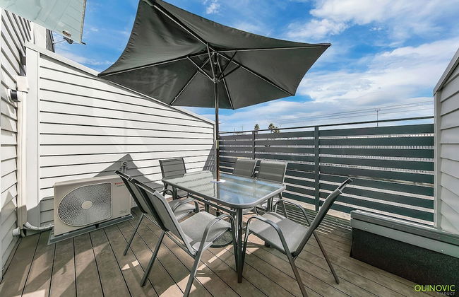 Balcony+Parking 3BR Gem Near Arena | Zodiak Stays - Foto 13