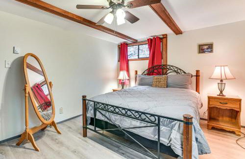 Lake-View Cabin with Furnished Deck in Hadley! - Foto 11