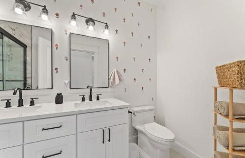 Peacock Palace Brand New Heated and Chilled Pool Golf Gym - Foto 26