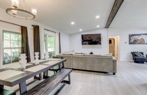 Riverfront Home with Porches and Views in Cotter! - Foto 5