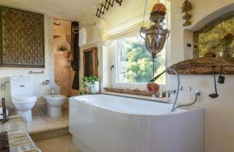 Medieval Tower In Sibillini Mountains Park - Foto 24