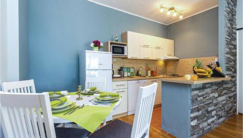 2 Bedroom Awesome Apartment In Krasica - Foto 4