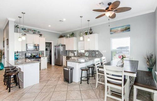 "The Ocean Aire" , 30 secs from the sand! - Photo 16