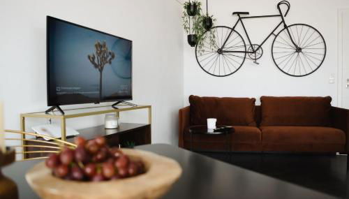 Hohes Apartment mit Weitblick über Augsburg - Foto 1