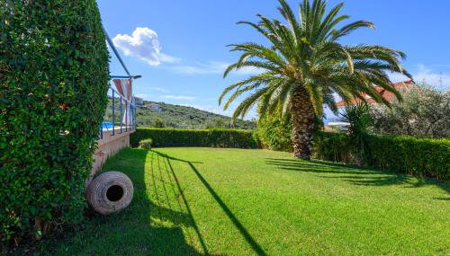 Cozy Small Smart Villa with Private Pool Mikri Mantineia Kalamata - Photo 2, Garden, Garden view