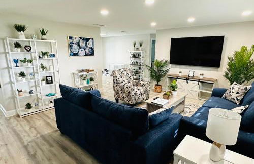 NEW Renovated luxury home with private heated pool, game room Near Anna Maria Island and IMG - Photo 30