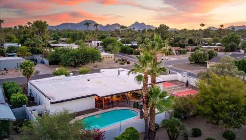 Pickleball Court~ Hot Tub & Pool~ Mini Golf~Games - Foto 4