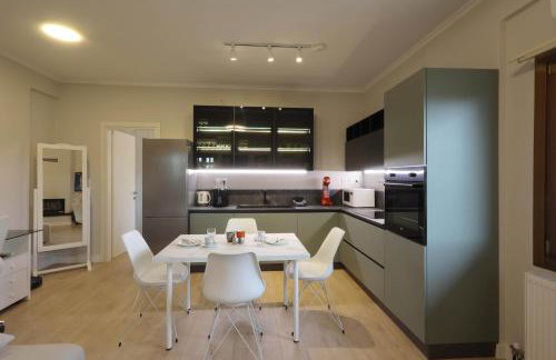 Avlos Luxury Home-NEW! 5 Min to Ctr - Foto 10