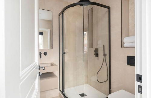 Skyvillion - COZY LARGE 4 & 1 Bed Apartments in London Enfield, Mins to Tube Station, Free Wi-Fi - Foto 15