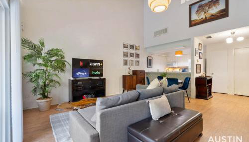 Waterfront Loft w Park View with Pool and Dock Access - Photo 2