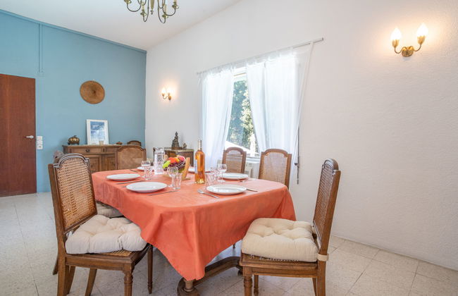 4 bedroom House in Ceyreste with private pool and garden - Photo 13