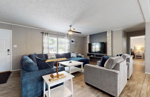 New Lake Home Sleeps 14 Private Dock Deck Grill - Foto 4