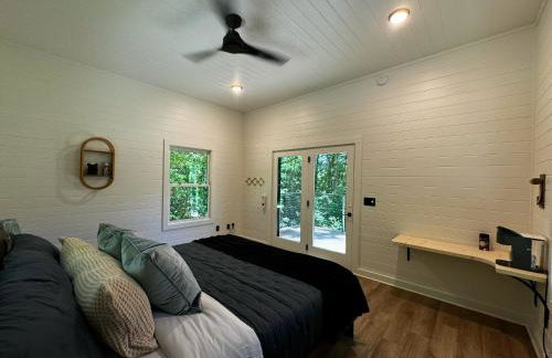 Couples Mirror Cabin- Reflections at Valley Bear Farms Resort - Foto 10
