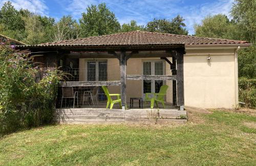 F1 noir/anis, avec terrasse couverte et jardin (E) - Foto 1