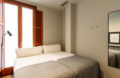 Uma Suites Barceloneta Beach - Photo 17
