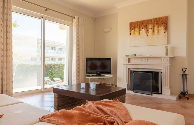 Lively Holiday Home in Albufeira With Private Pool 500m From the Beach - Foto 16