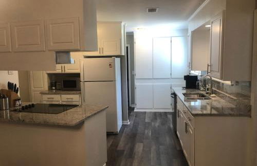 Luxury Midtown Home - Only a few blocks from FGH - Foto 51