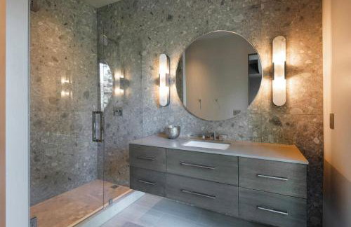 Luxury Modern Mountain Home - Foto 35