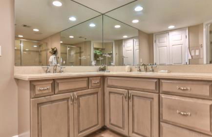 Destin Towers 142 - 2 Bedroom Beach Front Condo in the Heart of Destin with Amazing Views! - Foto 34