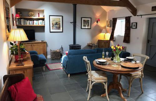 The Barn, Llanerch Y Felin - Photo 2