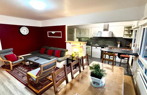 BedinReims "burgundy bottle" 110m2 Exceptional, 4 chambres doubles, 2 bain, free park & wifi, tout équipé - Foto 1