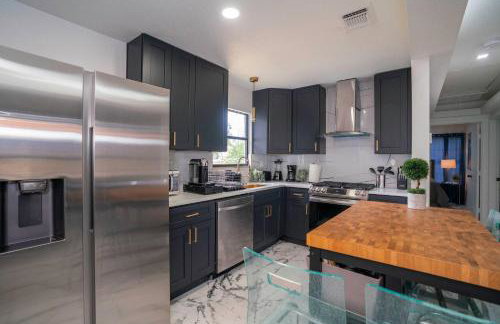 Stylish~Renovated 4Br/2BAT 3MinAirport 10MinDowtn - Foto 33